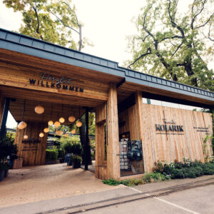 Grand entrance of Luftburg Kolarik, welcoming guests to a memorable Viennese dining experience.