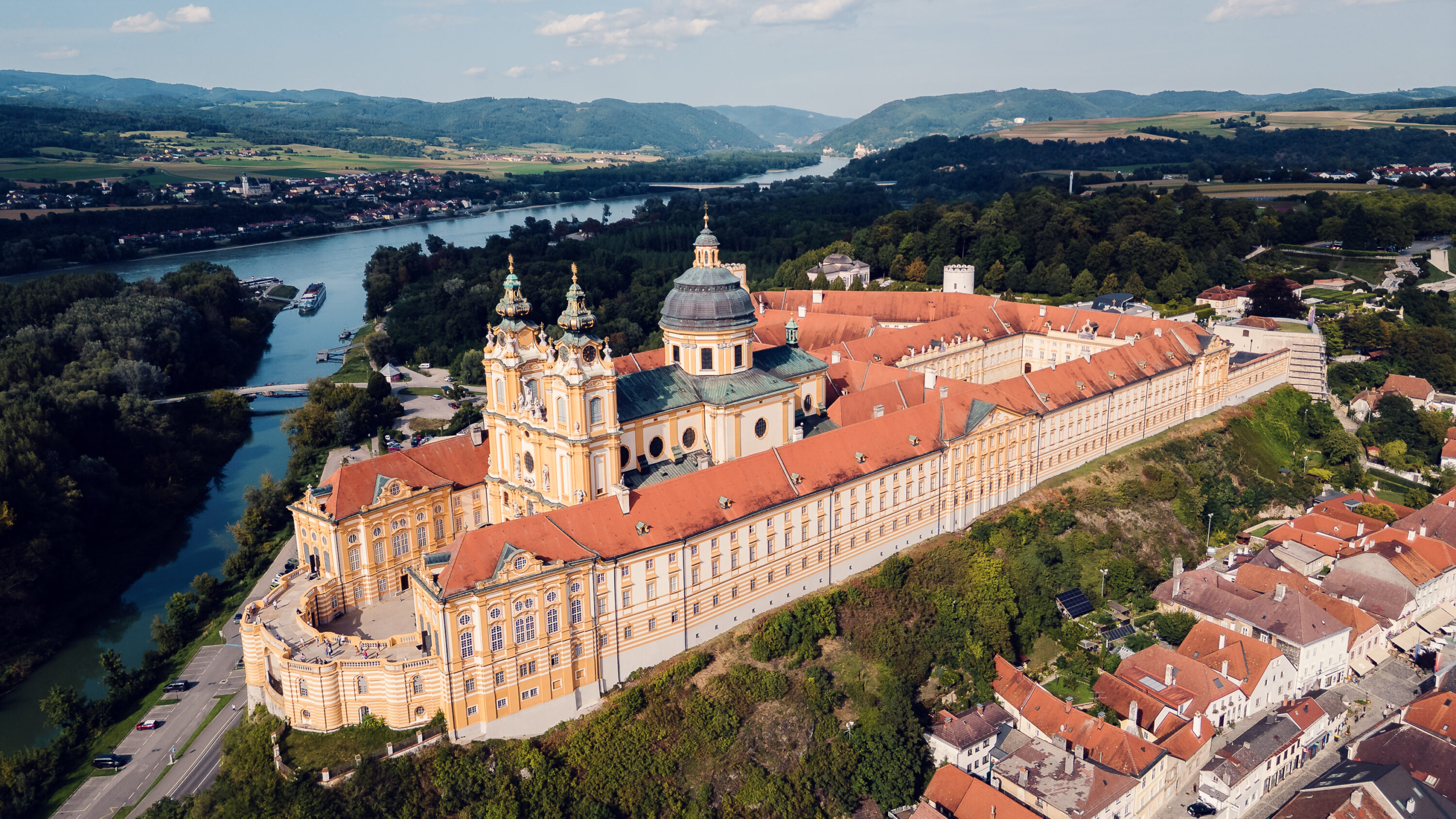 Day Trips from Vienna to Budapest, Hallstatt, Prague and more - 1