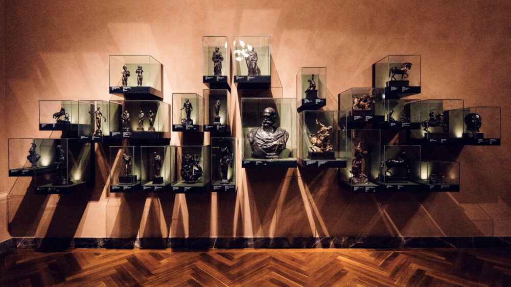 Bronze sculptures in the Kunsthistorisches Museum Vienna.