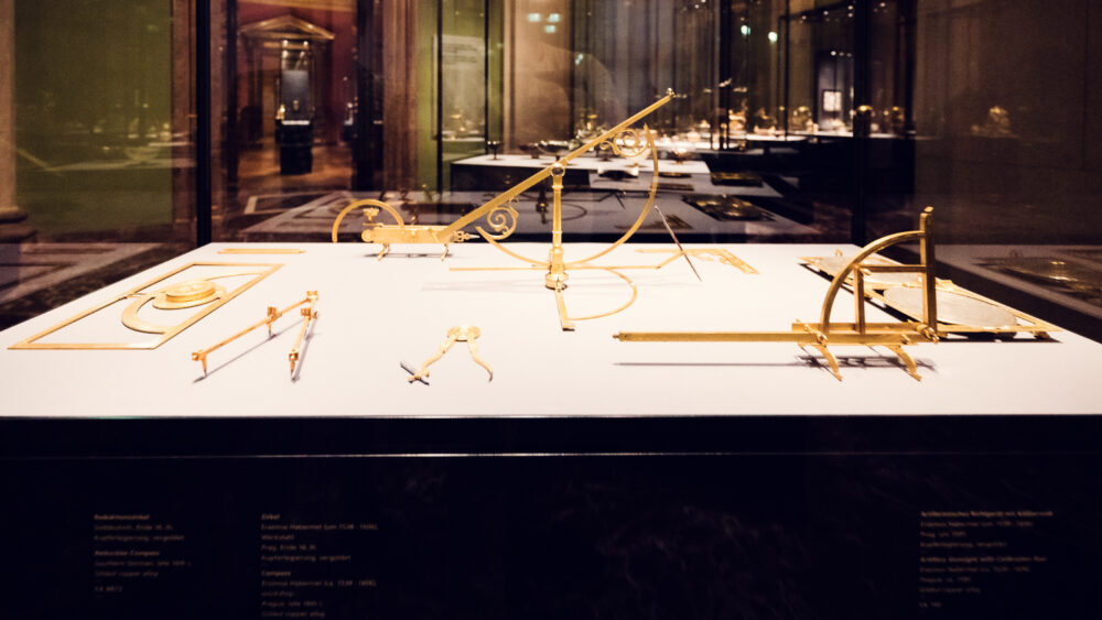 Devices for measuring the earth and cosmos in the Kunsthistorisches Museum Vienna