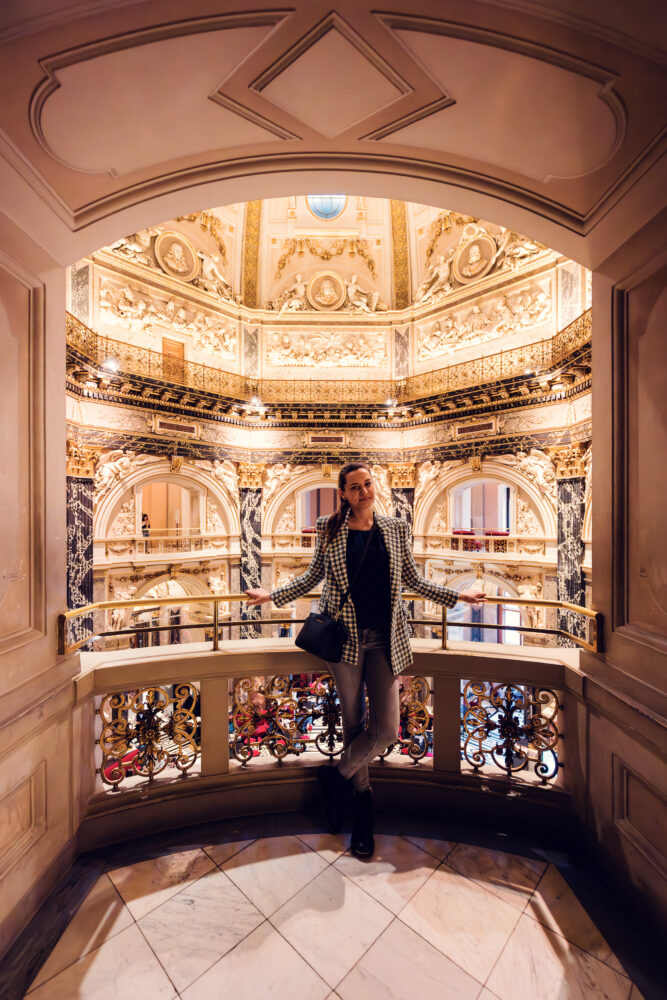 Photo spot with a view of the Kunsthistorisches Museum Café-Restaurant