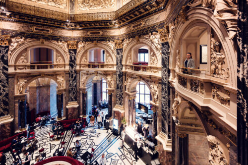 Photo spot with a view of the Kunsthistorisches Museum Café-Restaurant.