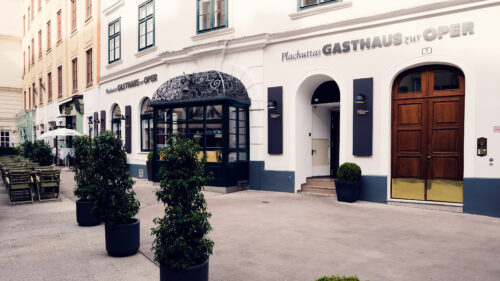 Plachuttas Gasthaus zur Oper at Spring