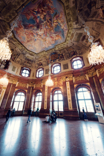 Marble Hall's grand proportions and ceremonial atmosphere, optimal for wide-angle photography.