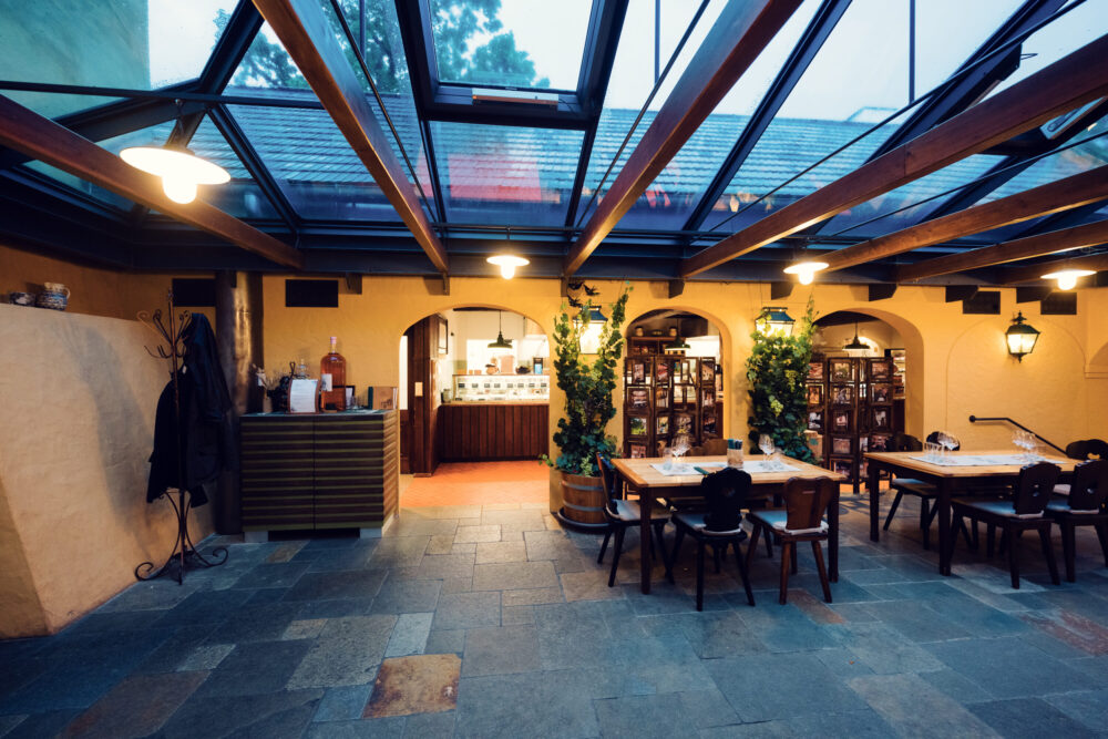 Picturesque terrace at Heuriger Mayer am Pfarrplatz, offering a cozy spot to savor traditional Viennese wine.
