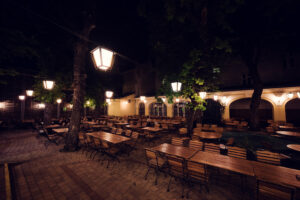 Spacious beer garden at Brandauer's Schlossbräu in Vienna's Hietzing district.