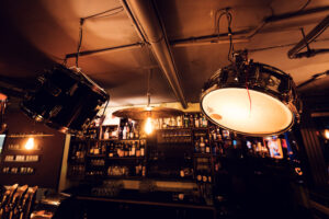 Cozy and intimate lighting at Der Dachboden, creating a warm and inviting atmosphere in Vienna's rooftop bar.