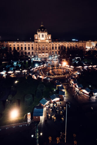 Natural History Museum Vienna building (Naturhistorisches Museum Wien), featuring symmetrical Renaissance Revival design with central dome and decorative stonework on Maria-Theresien-Platz.