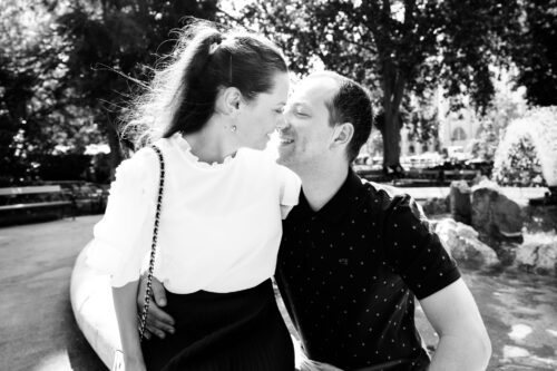 Adriana and Mario at the Rathauspark fountain, showcasing the landscaped gardens.