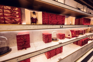 Shop at Café Sacher Bel Étage, offering the famous Original Sacher Torte for purchase.