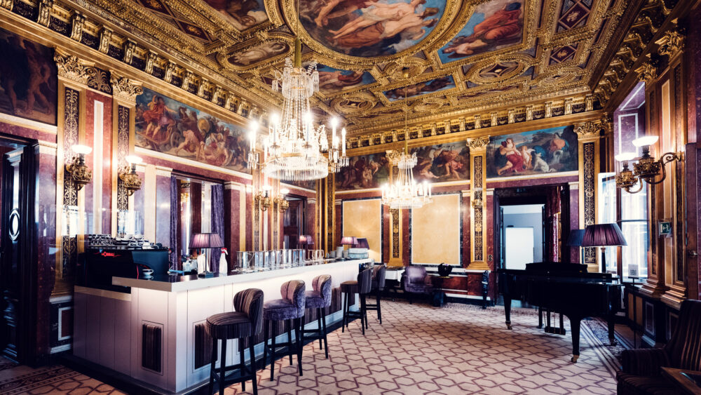 Refined ambiance of Gerstner K. u. K. Hofzuckerbäcker, offering a luxurious café experience.