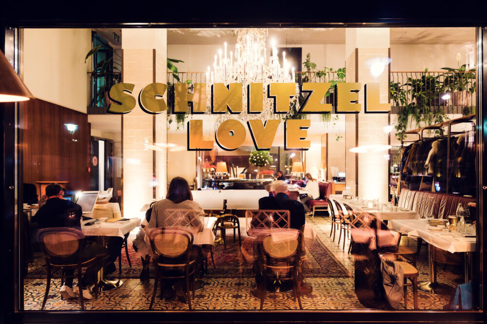 Elegant evening dining scene at Meissl & Schadn.