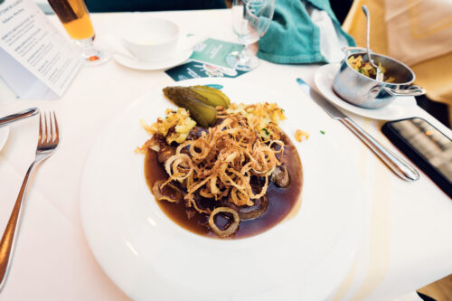 Traditional Zwiebelrostbraten at Plachutta Wollzeile.
