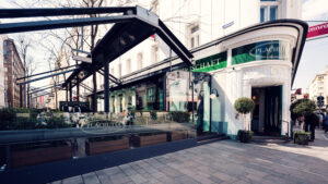 Corner perspective of Plachutta Wollzeile.