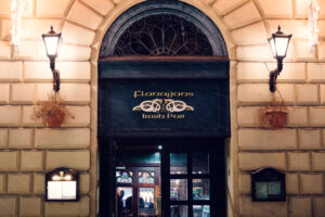 Historic entrance of Flanagans Irish Pub in Vienna's city center.