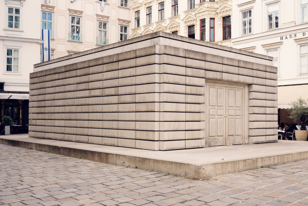 Holocaust Memorial Judenplatz Vienna (Mahnmal für die österreichischen jüdischen Opfer der Shoah), concrete memorial designed by Rachel Whiteread in 2000.