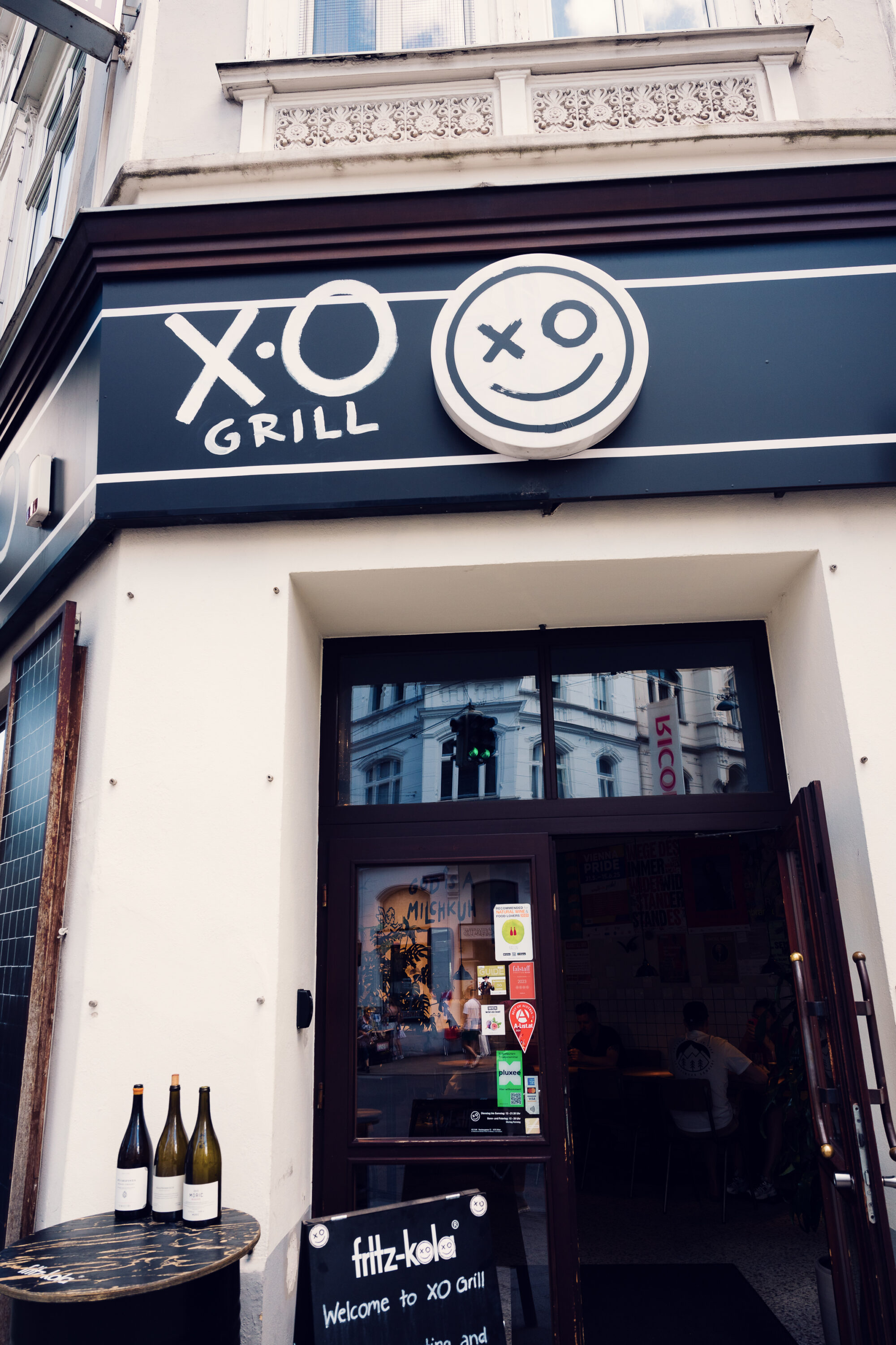 XO Grill Neubaugasse main entrance.