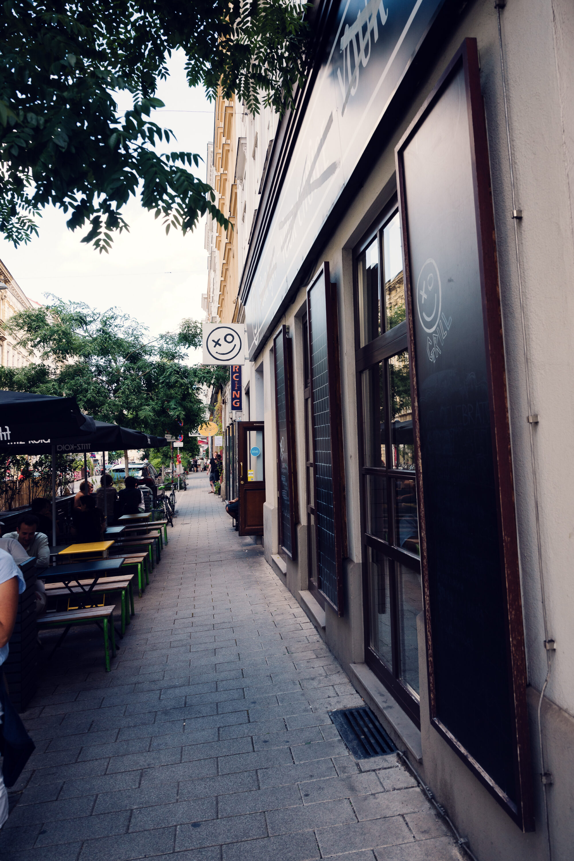 XO Grill Neubaugasse outdoor terrace dining area.