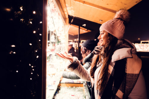 Handicraft vendors at Christmas market on Schönbrunn Palace grounds.